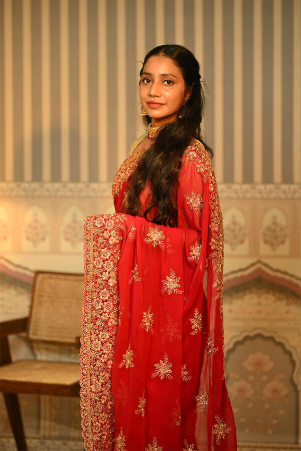 Golden Floral Embroidered Georgette Saree _l